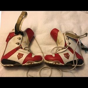 10.5 US Nitro Snowboard boots